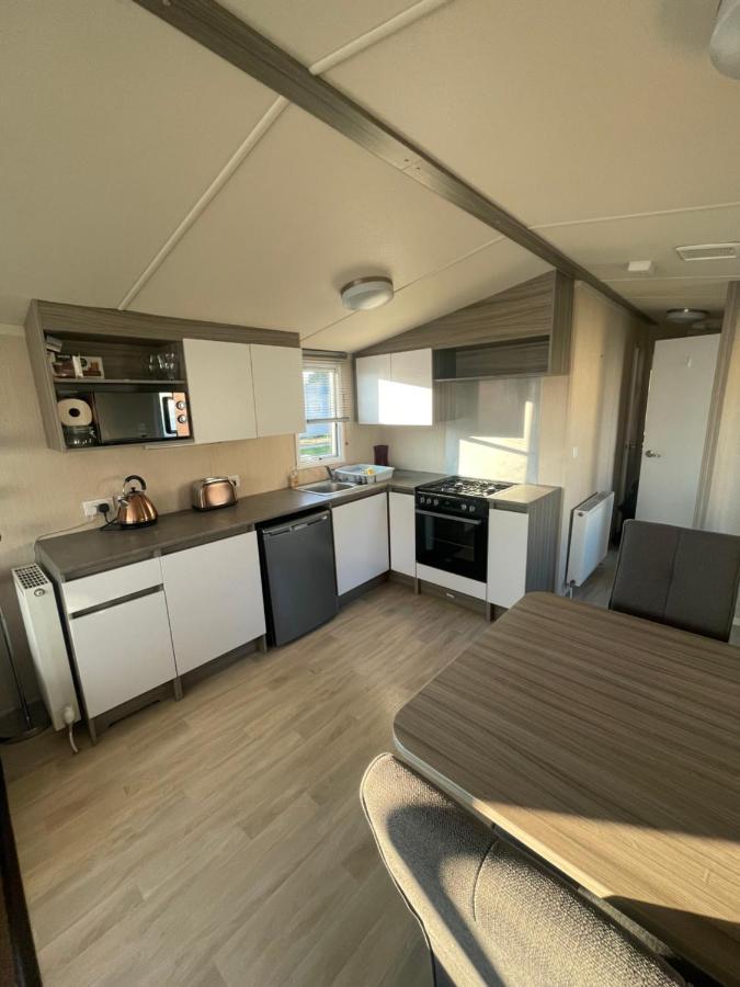 Delightful 6 Berth Holiday Home With Decking Area Chichester Exterior photo