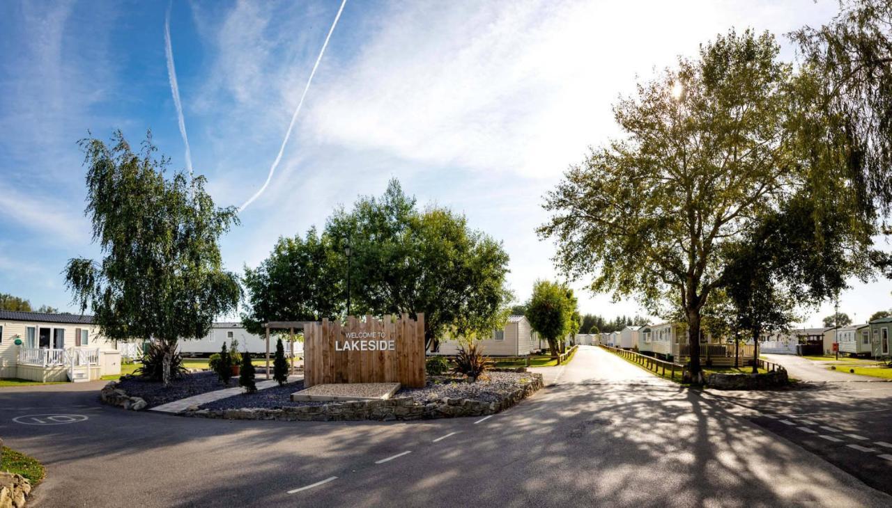 Delightful 6 Berth Holiday Home With Decking Area Chichester Exterior photo